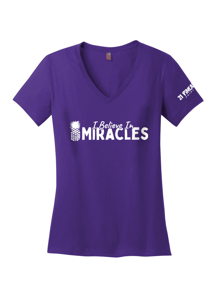 I Believe In Miracles  Women's V-Neck Tee